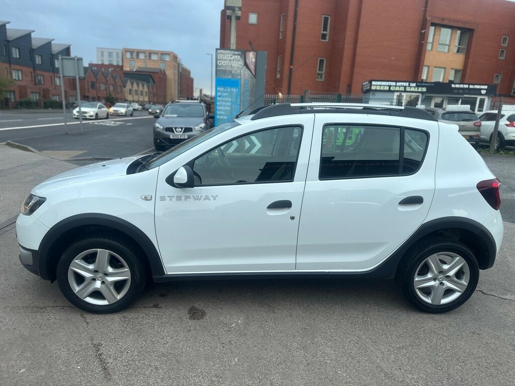 Dacia Sandero Stepway 1.5 Dci Laureate Hatchback AV61MKZ White #3