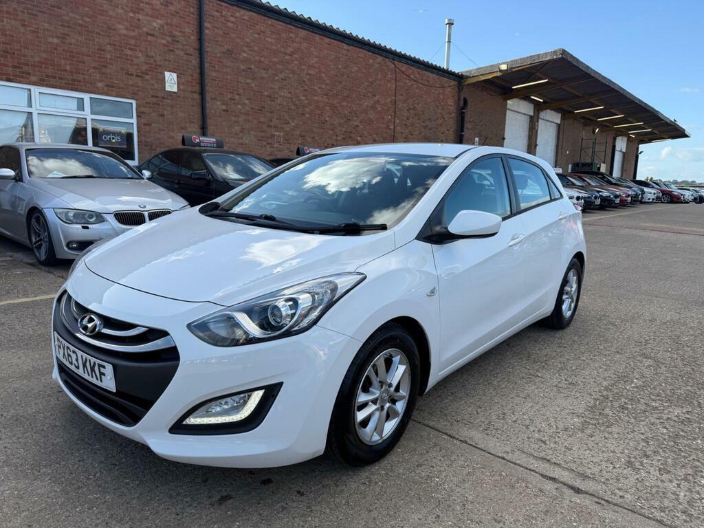 Hyundai I30 1.6 Crdi Active Euro 5 PX63KKF White #2