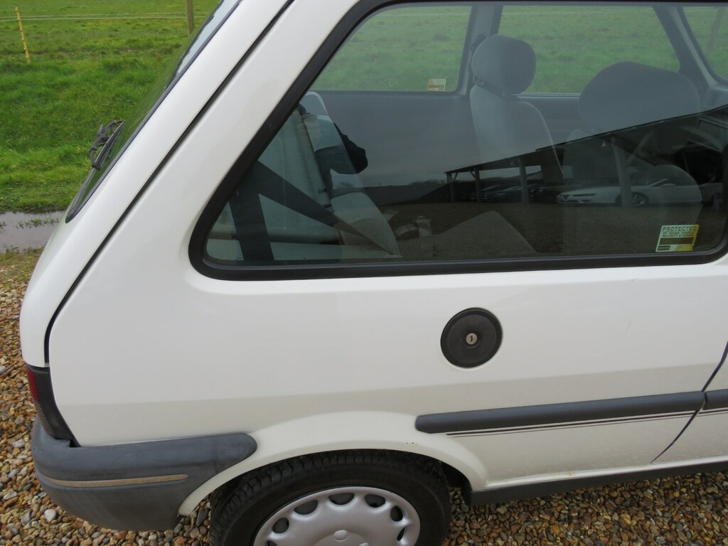 Rover 100 1.5 115 D Sd White #36