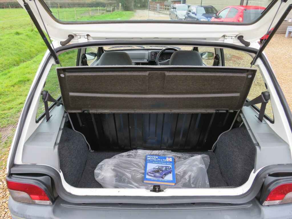 Rover 100 1.5 115 D Sd White #11