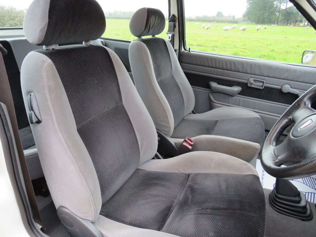 Rover 100 1.5 115 D Sd White #18