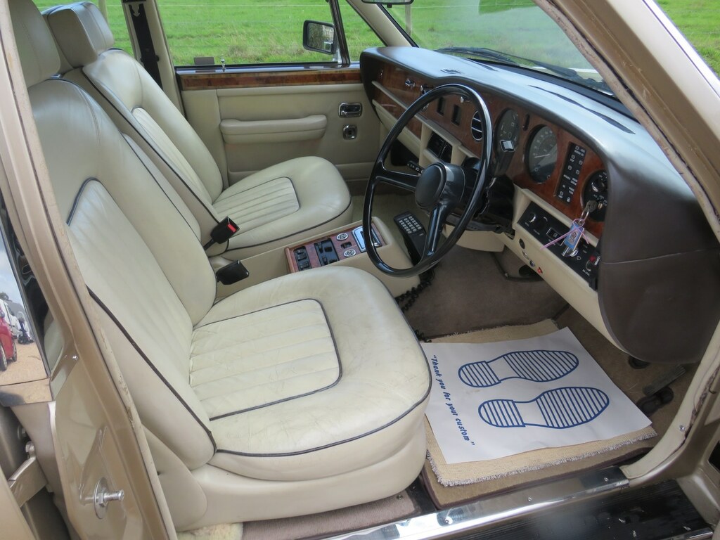 Rolls-Royce Silver Spirit 4dr Automatic Gold #4