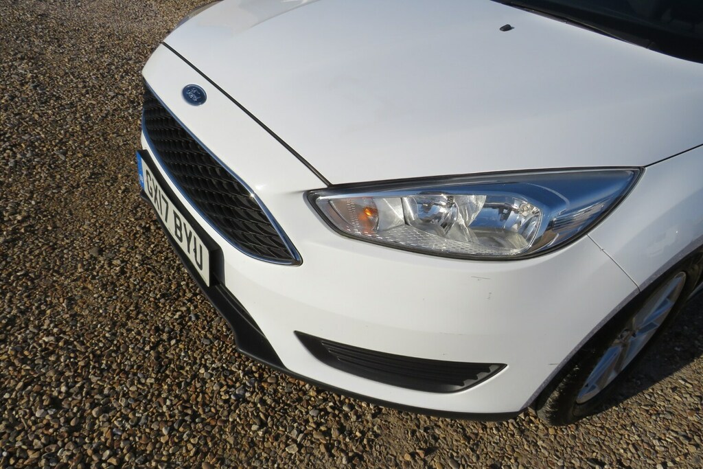 Ford Focus 1.5 Tdci 120 Style GX17BYU White #3