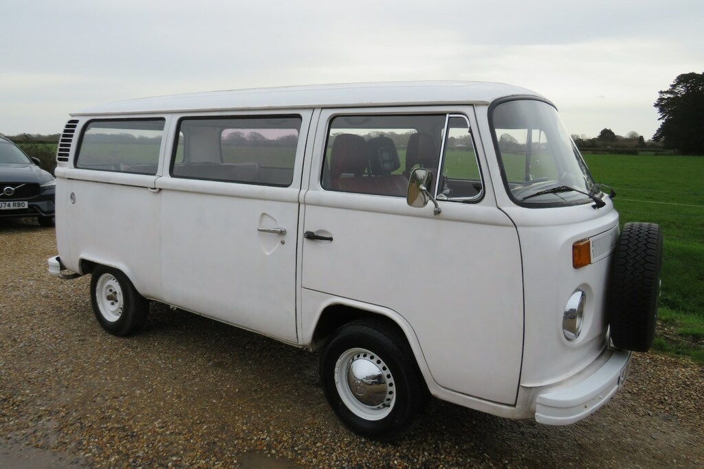 Volkswagen Transporter Bay Window With Reconditioned Engine Replacement P LDV548V White #5