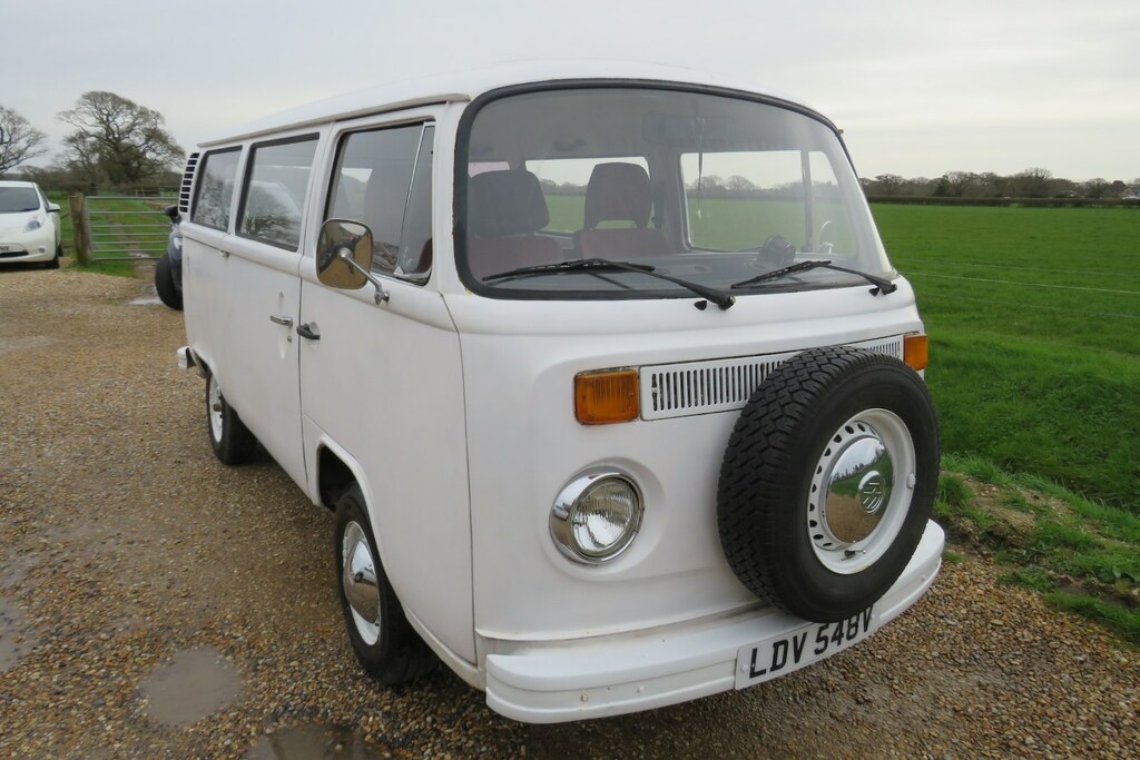 Volkswagen Transporter Bay Window With Reconditioned Engine Replacement P LDV548V White #2