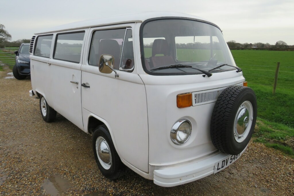 Volkswagen Transporter Bay Window With Reconditioned Engine Replacement P White