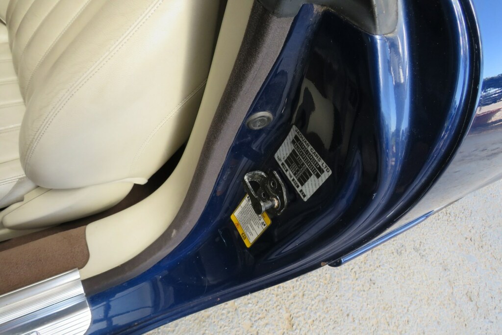 Jaguar XK8 4.2 2dr Auto Blue #33