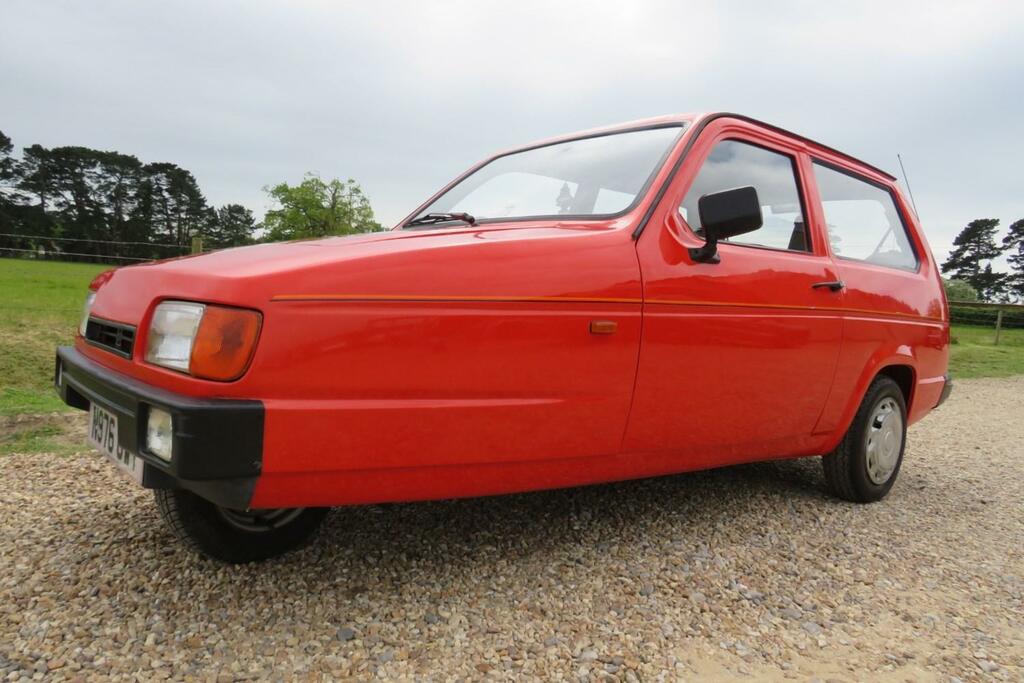 Reliant Robin LX N976GWT Red