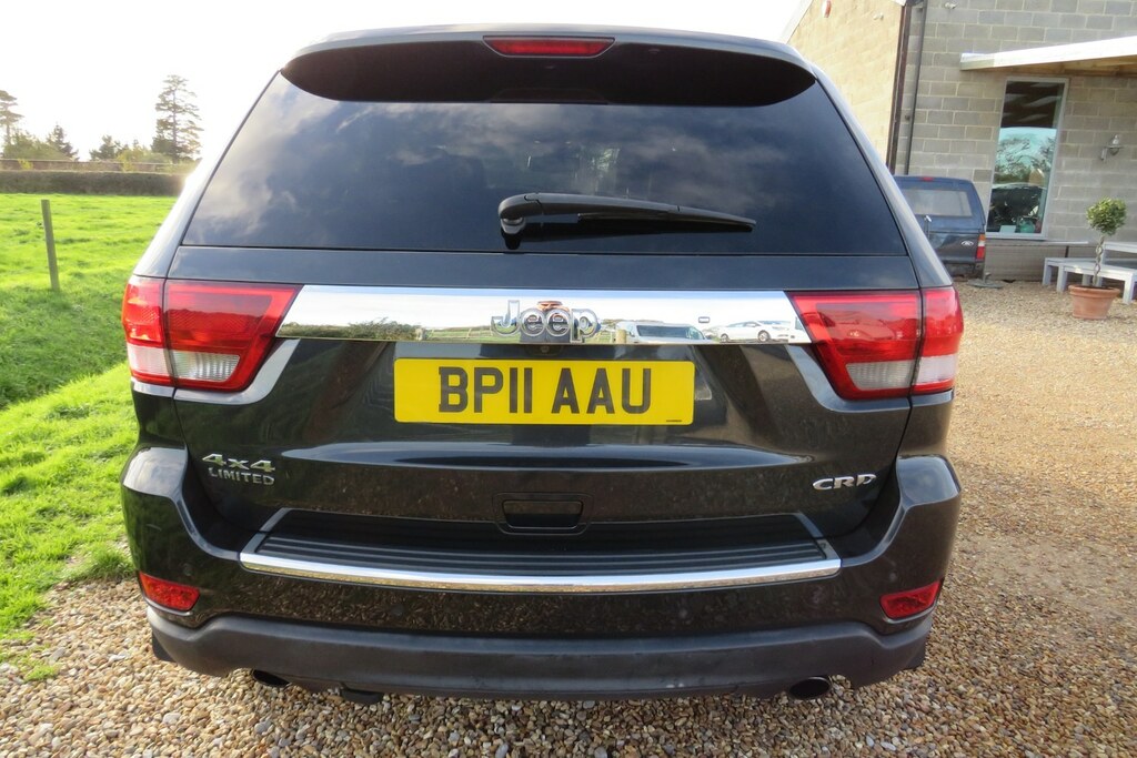 Jeep Grand Cherokee Suv White #30