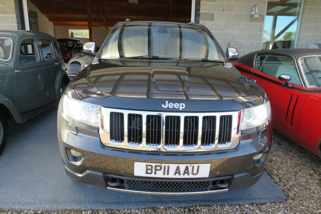 Jeep Grand Cherokee Suv White #9