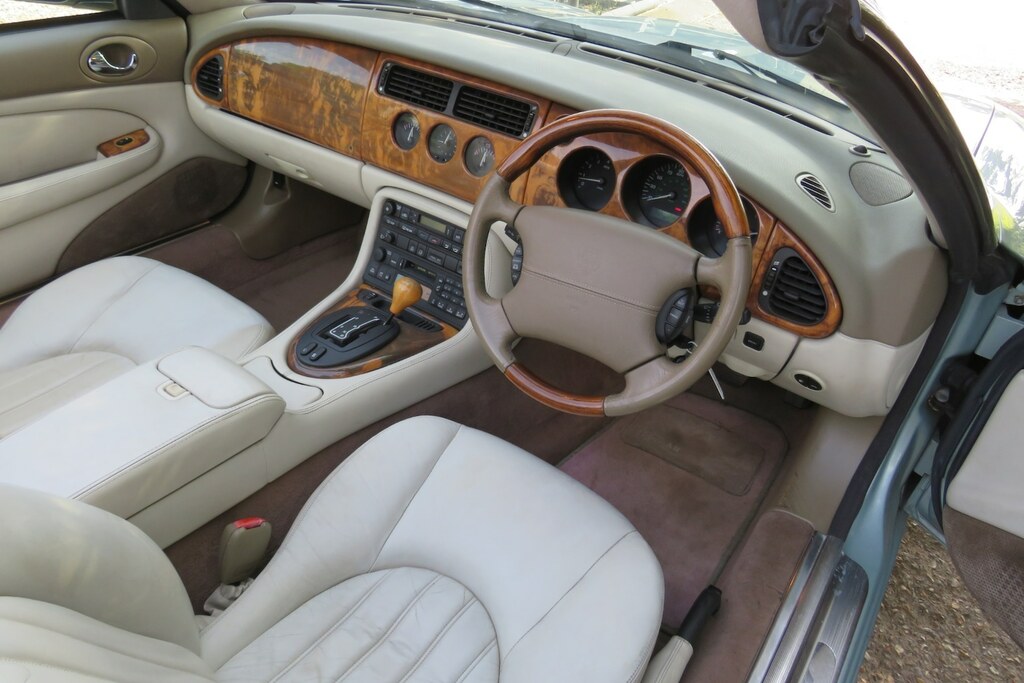Jaguar XK8 4.0 2dr Auto Silver #3
