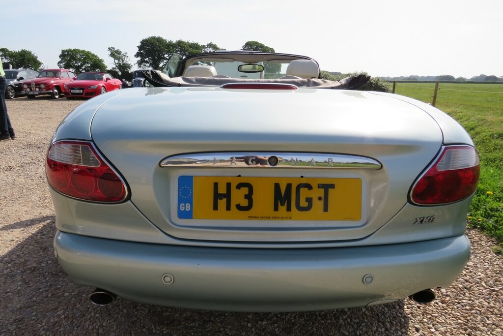 Jaguar XK8 4.0 2dr Auto Silver #6