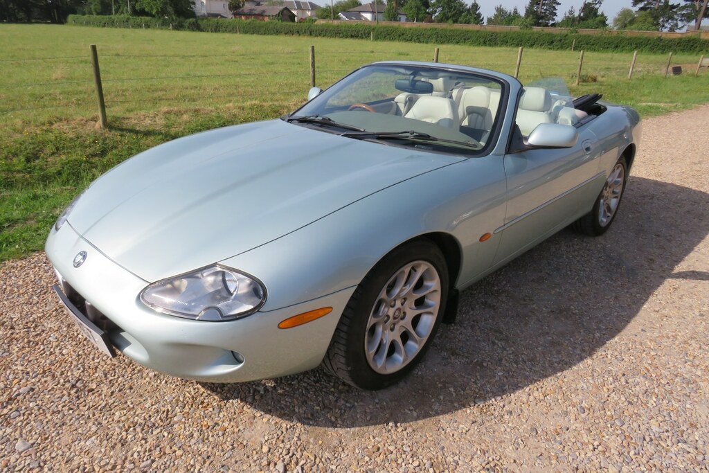 Jaguar XK8 Convertible 4.0 2001 Green #17