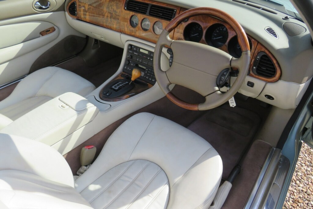 Jaguar XK8 Convertible 4.0 2001 Green #20