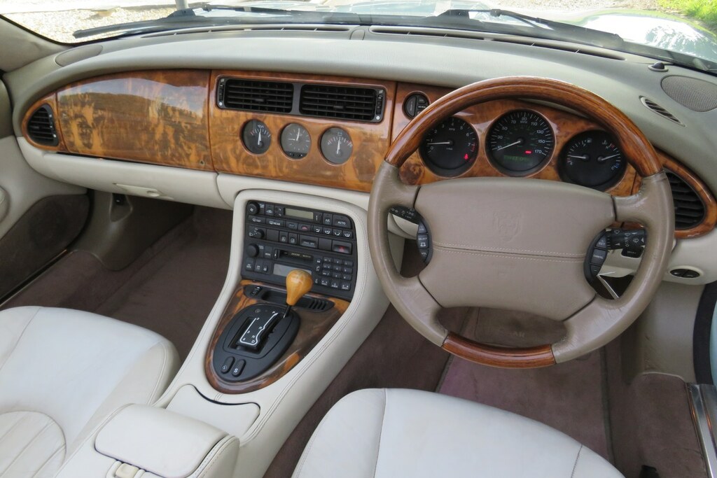 Jaguar XK8 Convertible 4.0 2001 Green #22