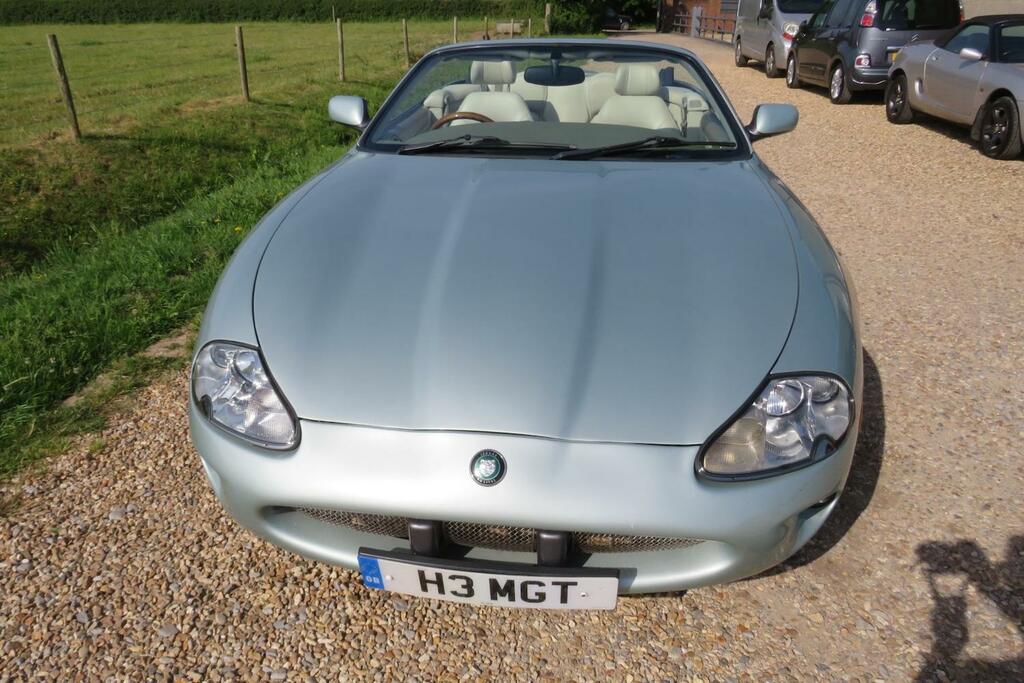 Jaguar XK8 4.0 2dr Auto Silver #2