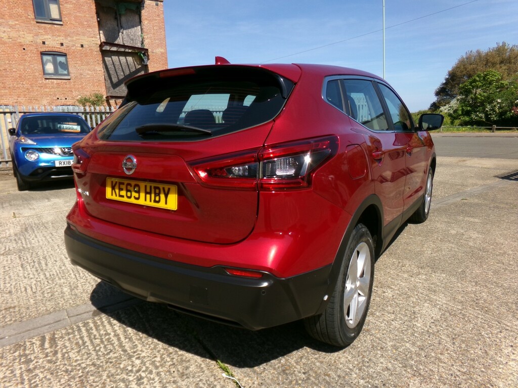 Nissan Qashqai Suv 1.3 Dig-t Acenta Premium 2020 KE69HBY Red #5