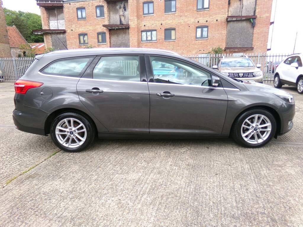 Ford Focus Estate 1.6 Zetec 2016 VX16ZZN Grey #3