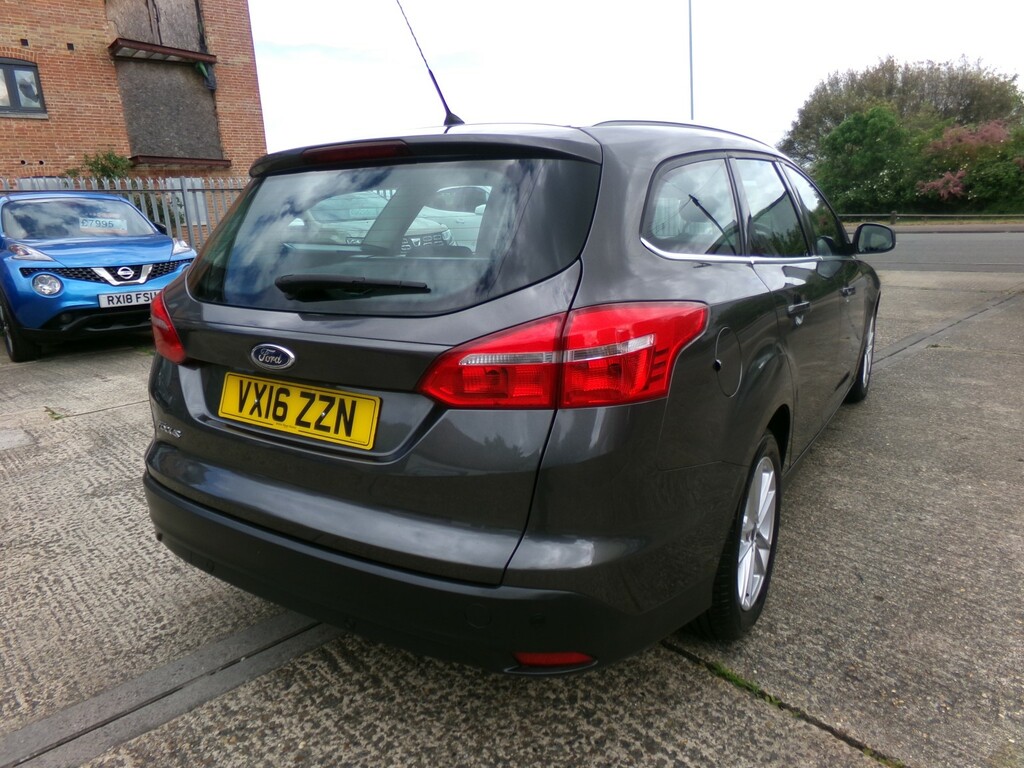 Ford Focus Estate 1.6 Zetec 2016 VX16ZZN Grey #5