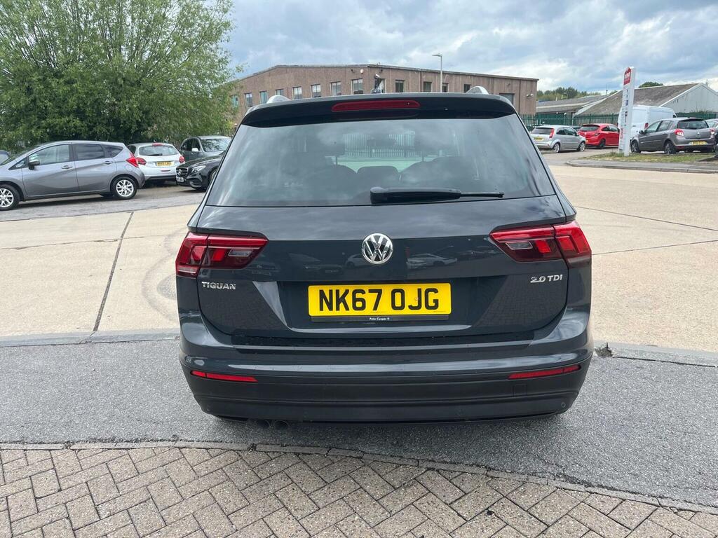 Volkswagen Tiguan Suv 2.0 Tdi Se Navigation Euro 6 Ss 20176 NK67OJG Grey #5