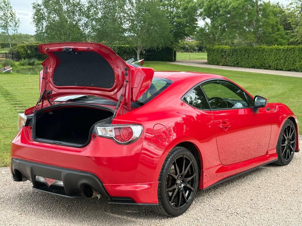 Toyota GT86 2.0 D-4s Blanco White #16