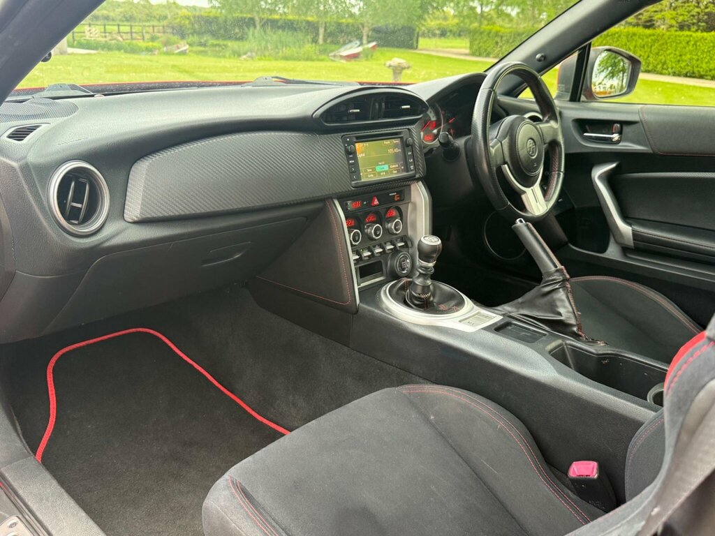 Toyota GT86 2.0 D-4s Blanco White #13