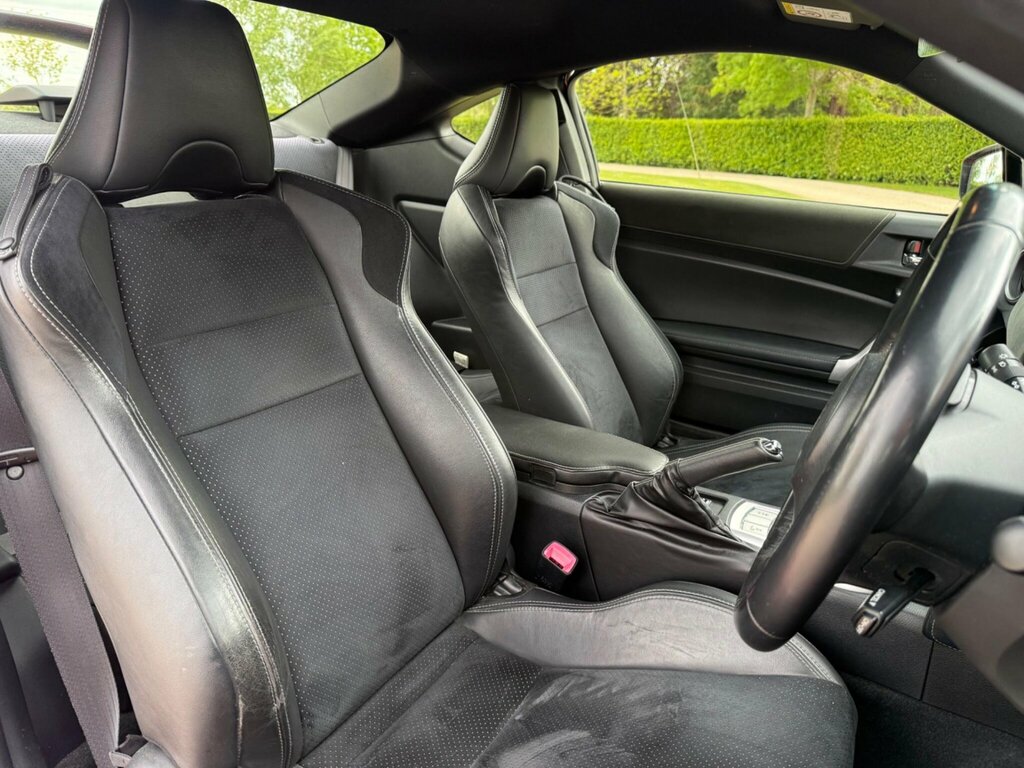 Toyota GT86 D-4s Pro White #4