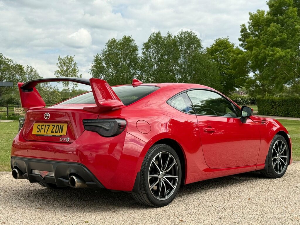 Toyota GT86 D-4s Pro White #5