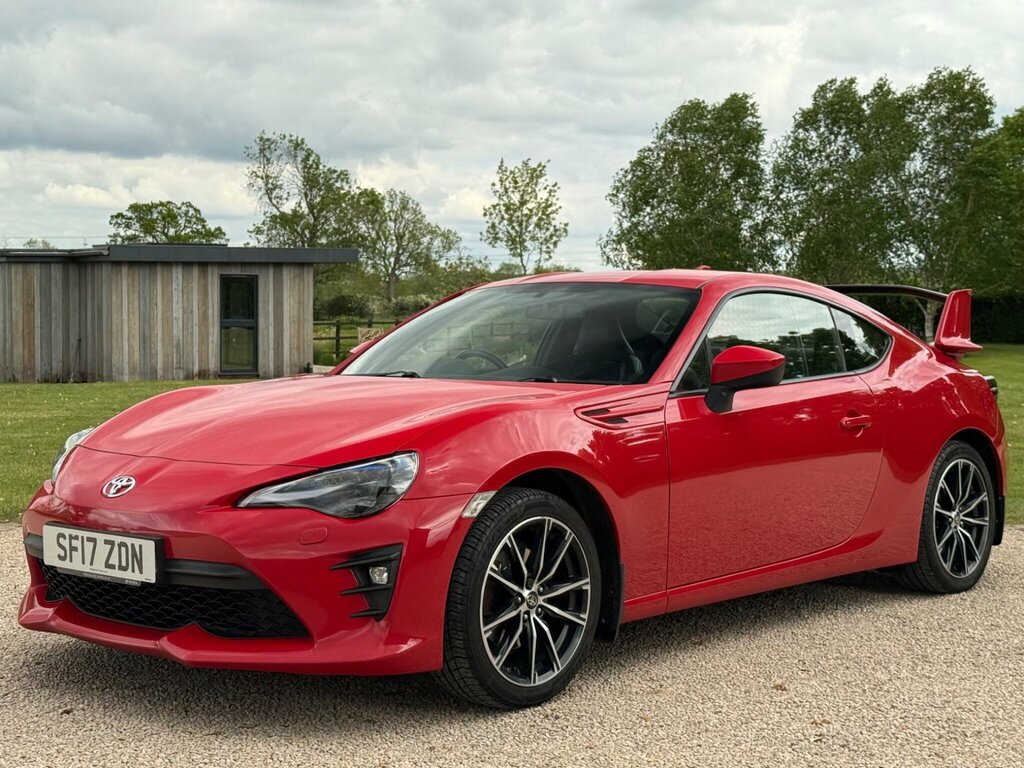 Toyota GT86 D-4s Pro White #1