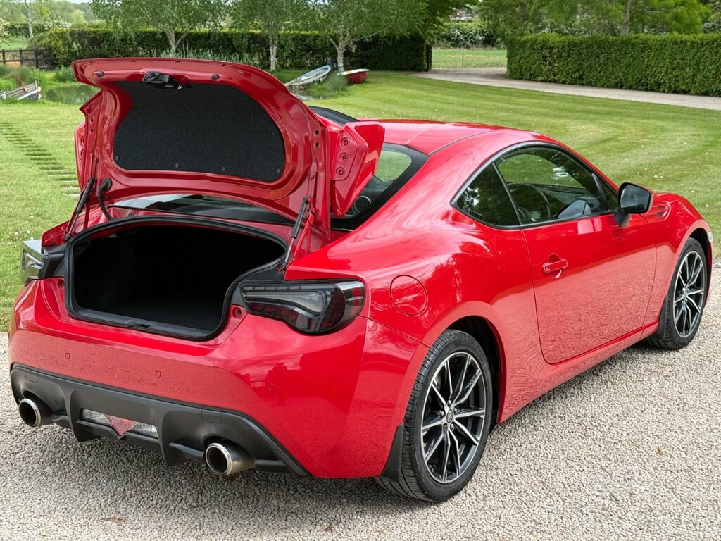 Toyota GT86 D-4s Pro White #21