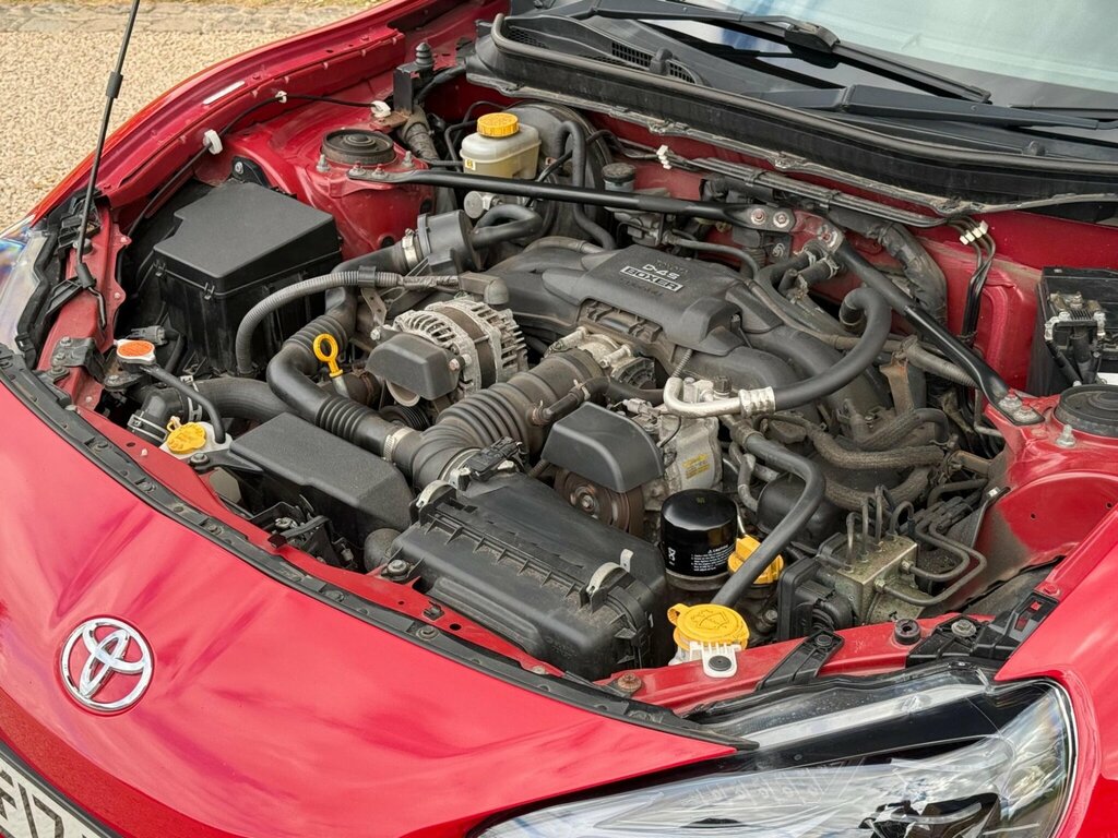 Toyota GT86 D-4s Pro White #24