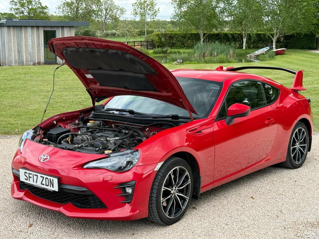 Toyota GT86 D-4s Pro White #23