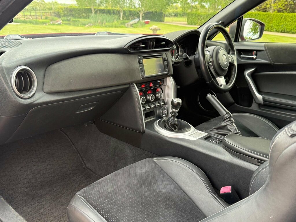 Toyota GT86 D-4s Pro White #3