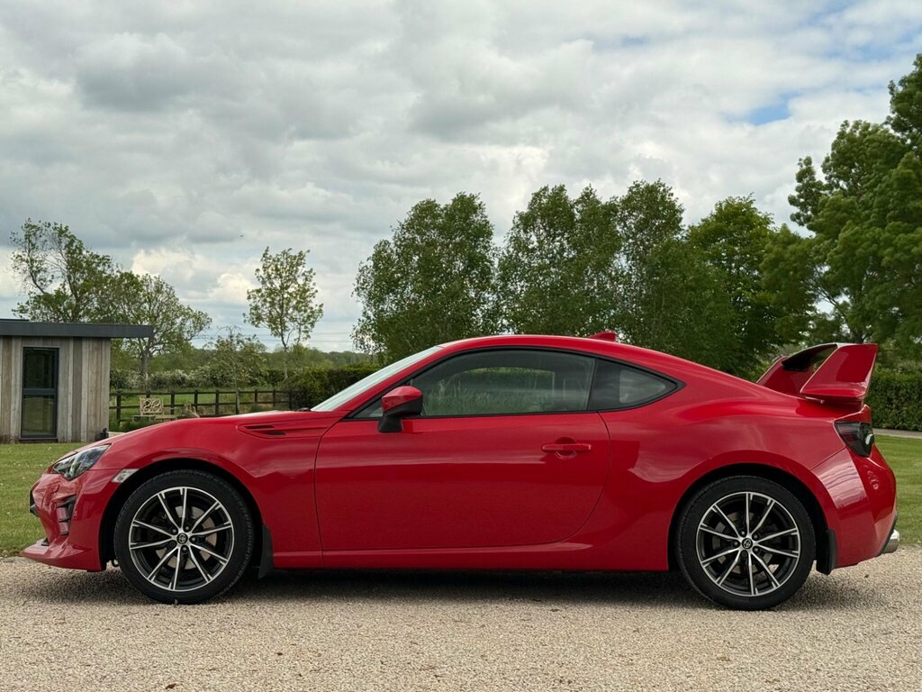 Toyota GT86 D-4s Pro White #8