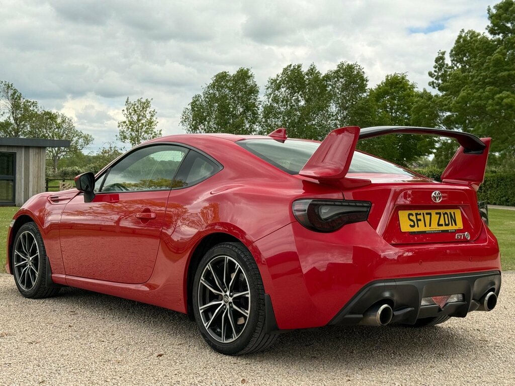 Toyota GT86 D-4s Pro White #11