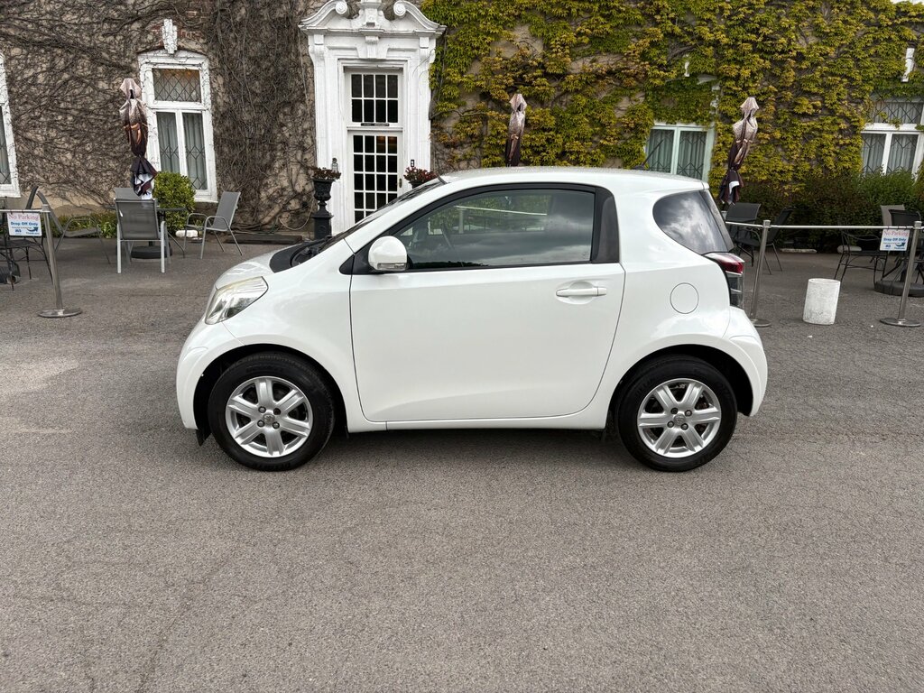 Toyota IQ 1.0 Vvt-i Hatchback Euro 4 68 B White #2