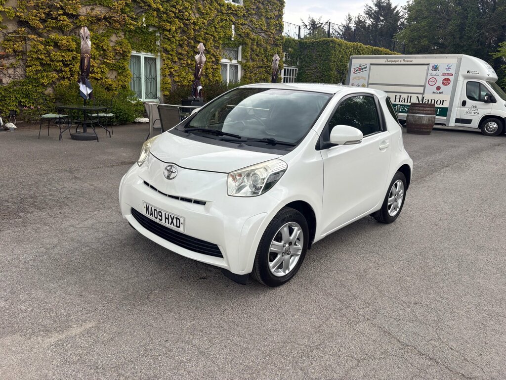 Toyota IQ 1.0 Vvt-i Hatchback Euro 4 68 B White