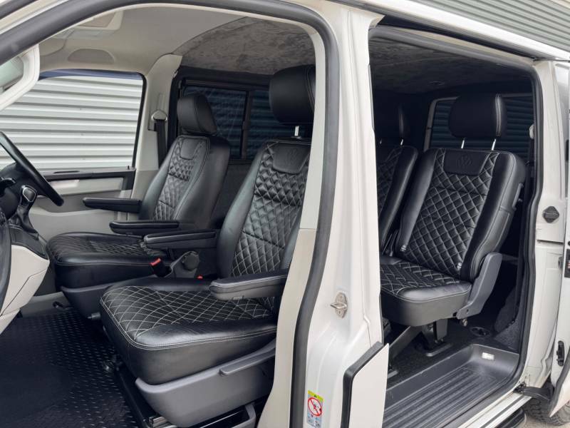 Volkswagen Transporter 2.0 Tdi T30 Bluemotion Tech Edition Kombi Dsg Fwd RK19UYE White #2