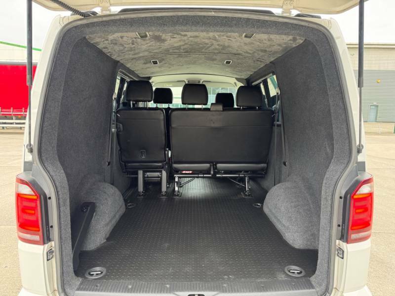Volkswagen Transporter 2.0 Tdi T30 Bluemotion Tech Edition Kombi Dsg Fwd RK19UYE White #4