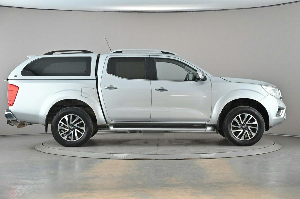 Nissan Navara 2.3 Dci Tekna Pickup Double Cab Silver #3
