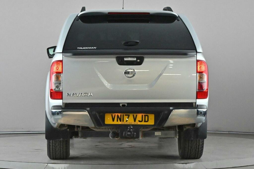 Nissan Navara 2.3 Dci Tekna Pickup Double Cab Silver #5