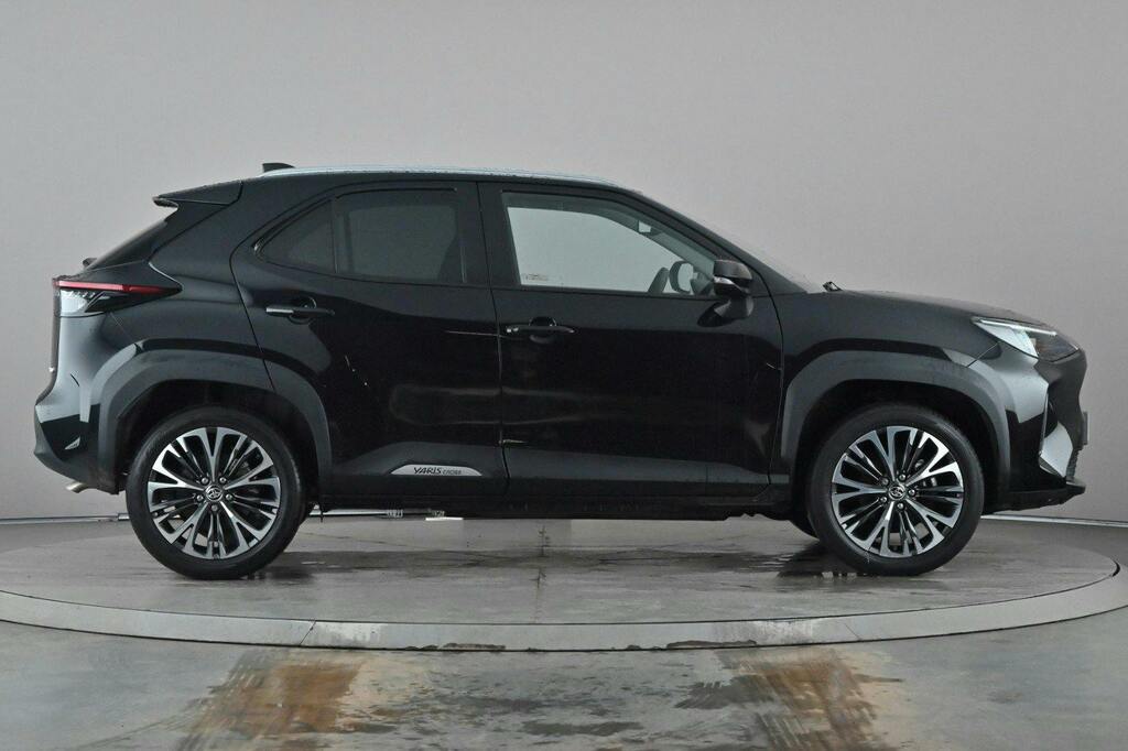 Toyota Yaris Cross 1.5 Vvt H Excel Suv Hybrid E Cvt Ss Black #3