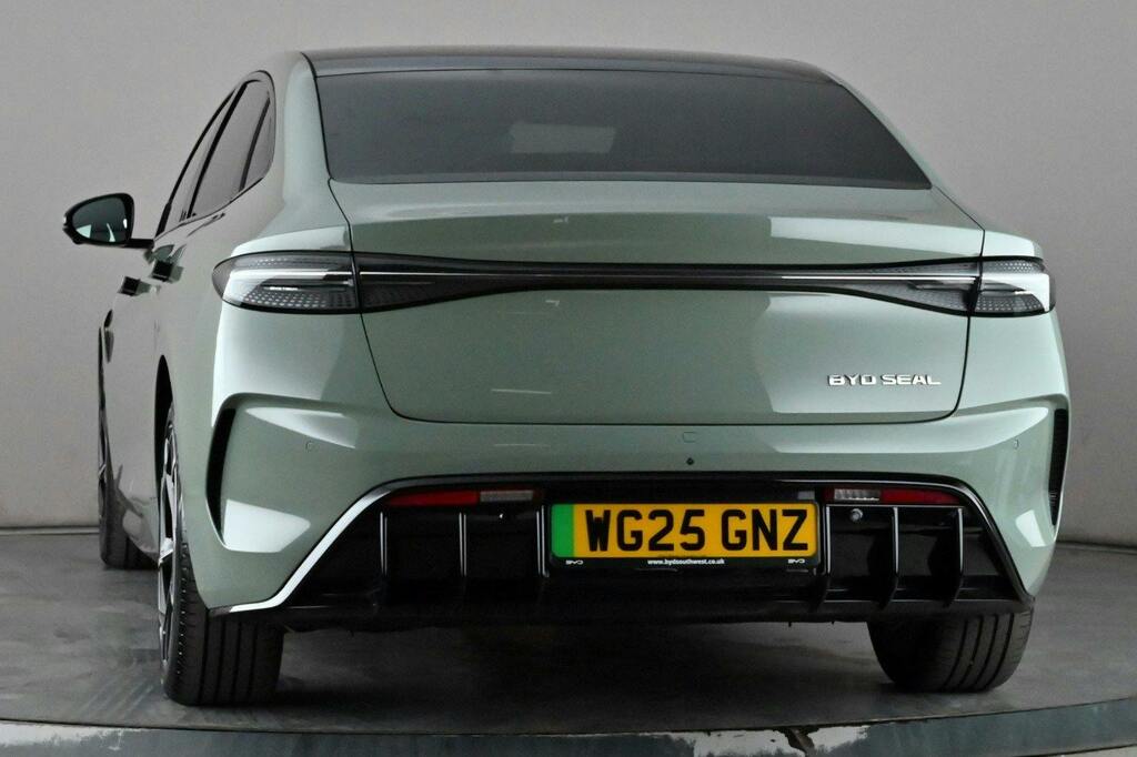 Byd Seal 82.5Kwh Design Saloon WG25GNZ Green #5