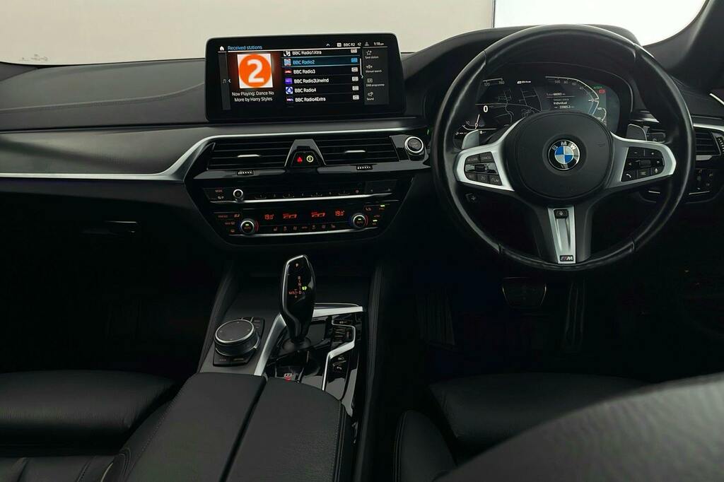 BMW 5 Series 2.0 530E 12Kwh M Sport Touring Plug In White #4