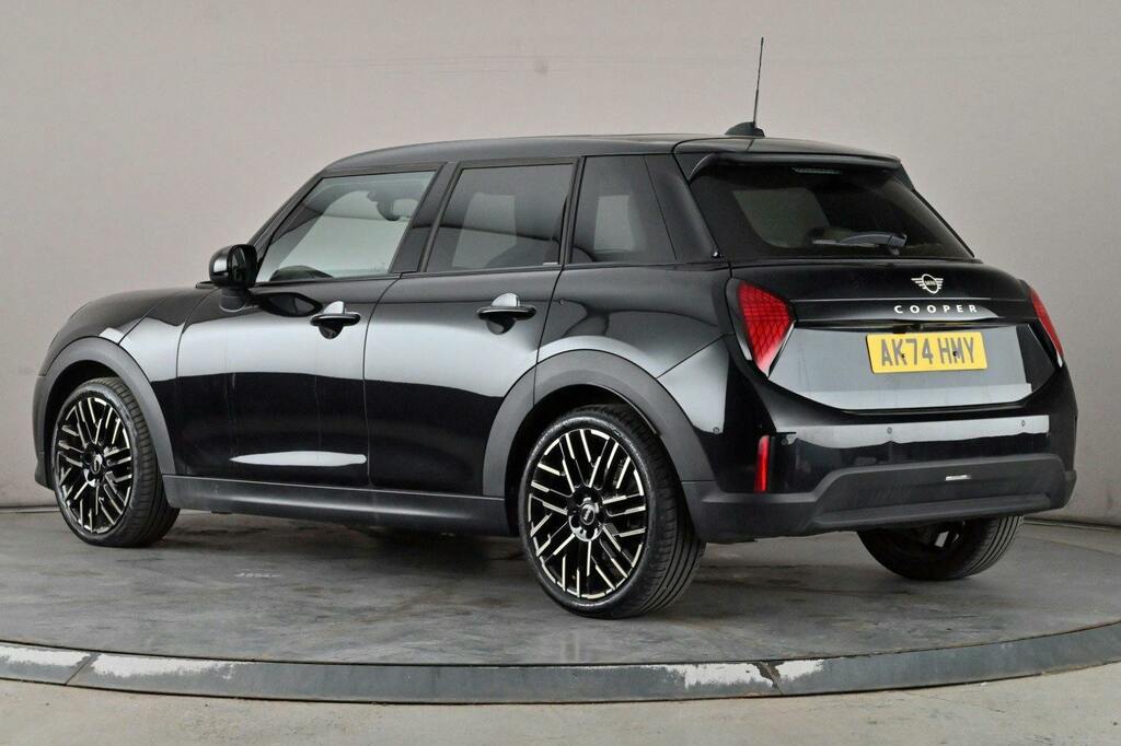 Mini Hatch 1.5C Exclusive Hatchback Steptronic S AK74HMY Black #4