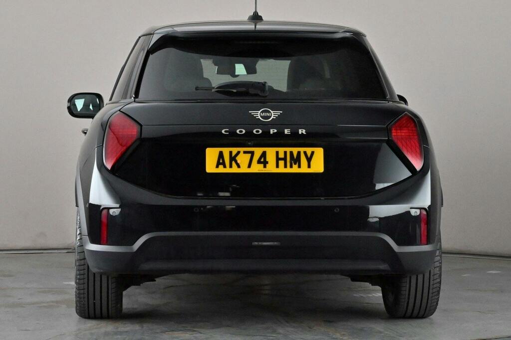 Mini Hatch 1.5C Exclusive Hatchback Steptronic S AK74HMY Black #5