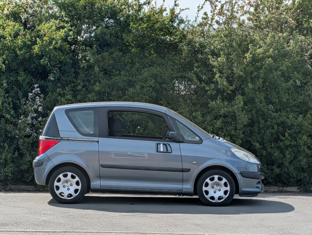 Peugeot 1007 1.6 16V Dolce Black #8