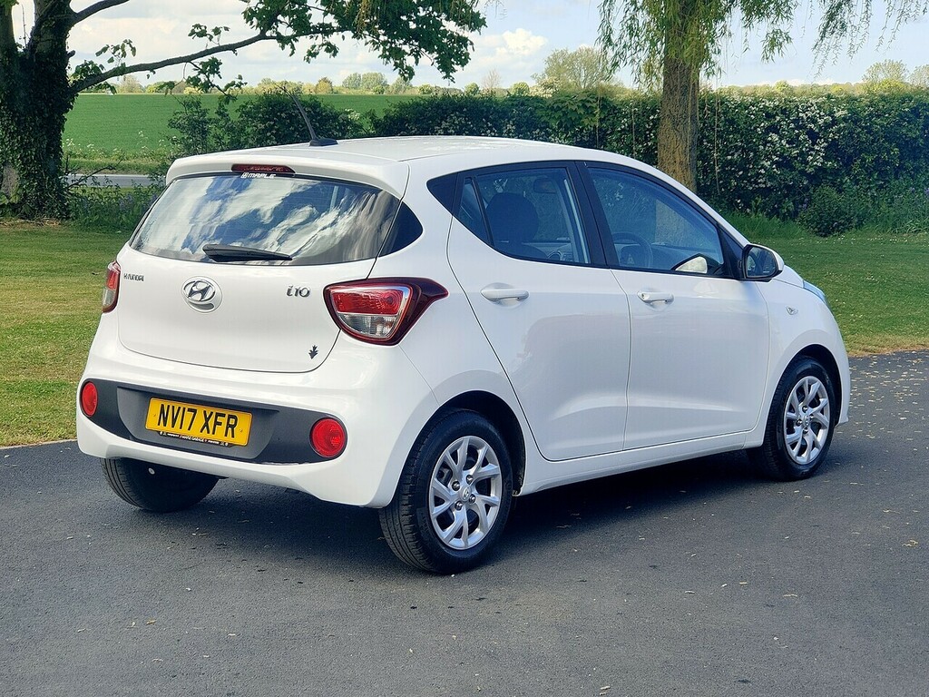 Hyundai I10 1.0 Se NV17XFR White #2