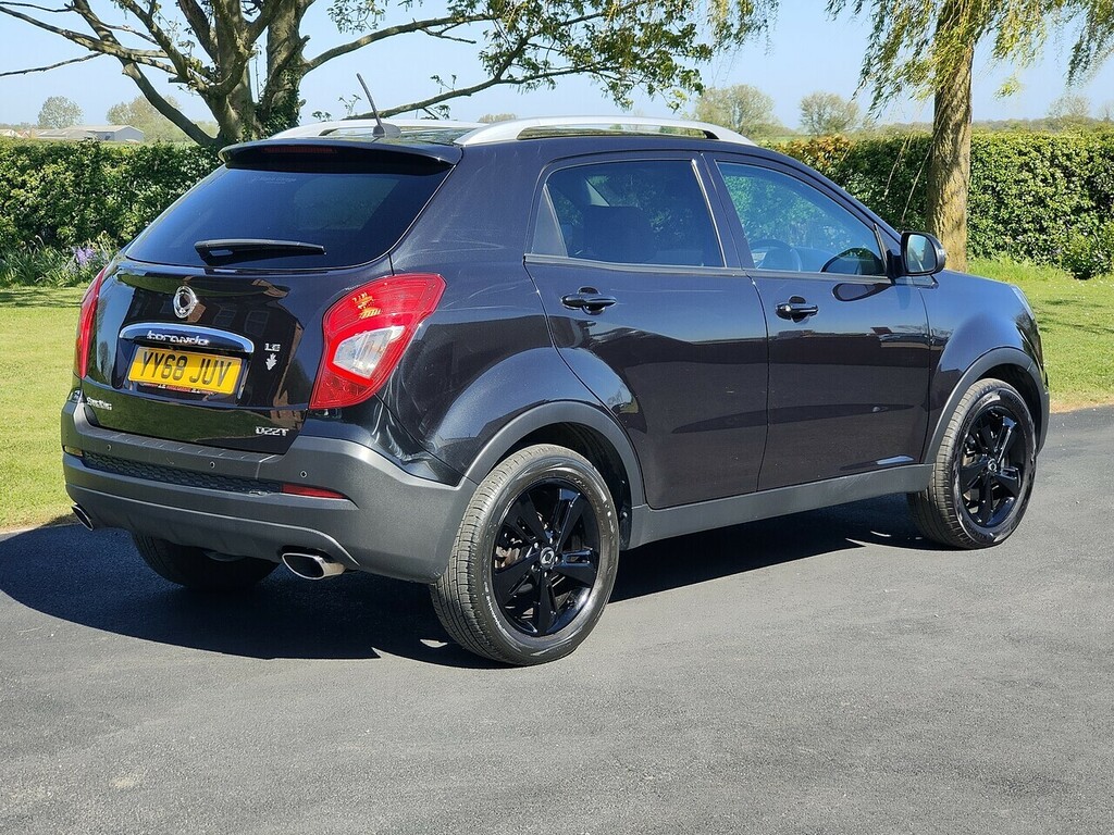 SsangYong Korando 2.2 Le 2Wd YY68JUV Black #2