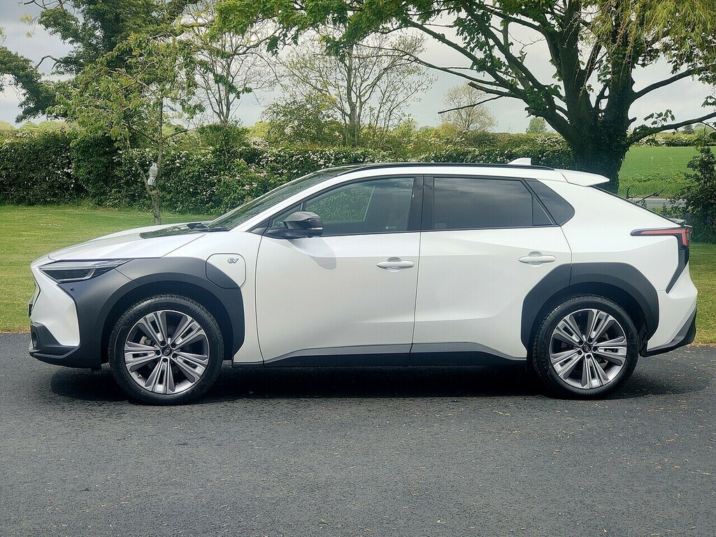 Subaru Solterra 71Kwh Ev Touring White #4